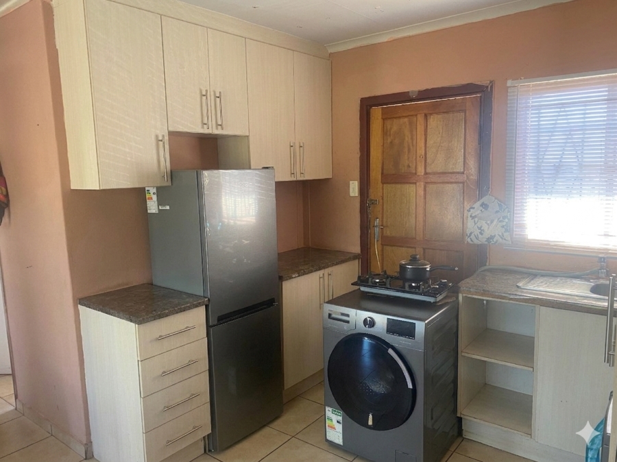 2 Bedroom Property for Sale in Tlhabane West North West